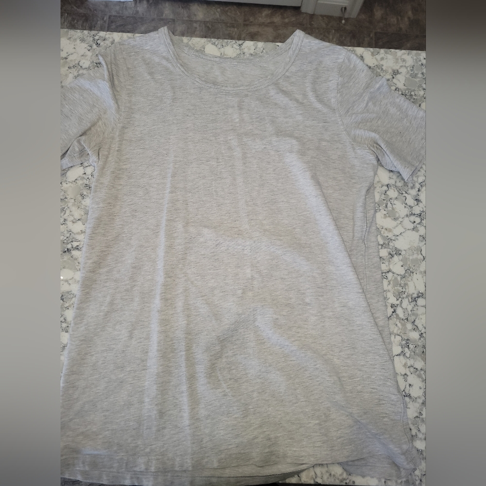 Lululemon tee